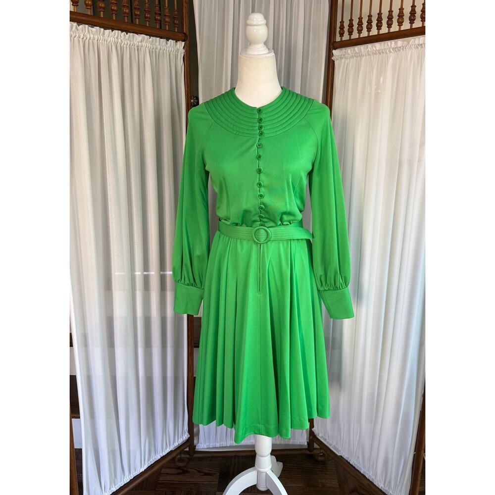 Vintage 1970s Kelly Green Belted Shirt dress S